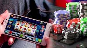 Người chơi Việt Nam trải nghiệm game nổ hũ jackpot trên điện thoại